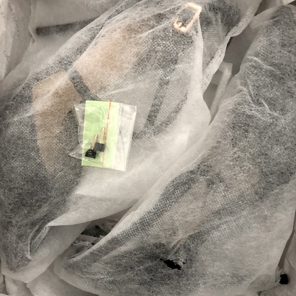 NWT Le Chateau: “x” strap heels - Picture 8 of 8